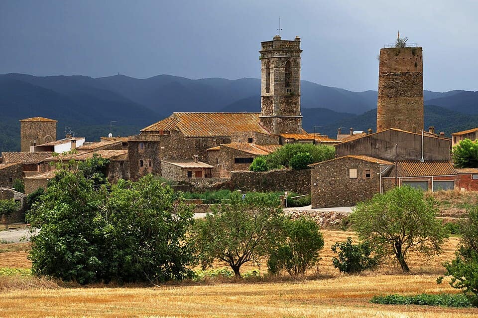 Vista de Cruïlles, Monells i Sant Sadurní de l'Heura