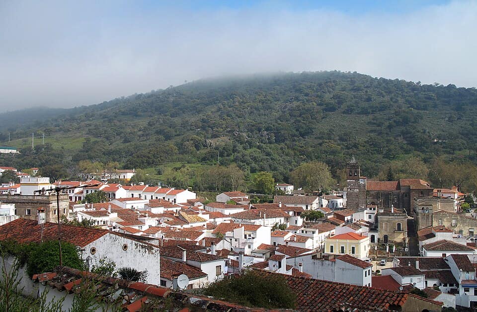 Vista de Almonaster la Real